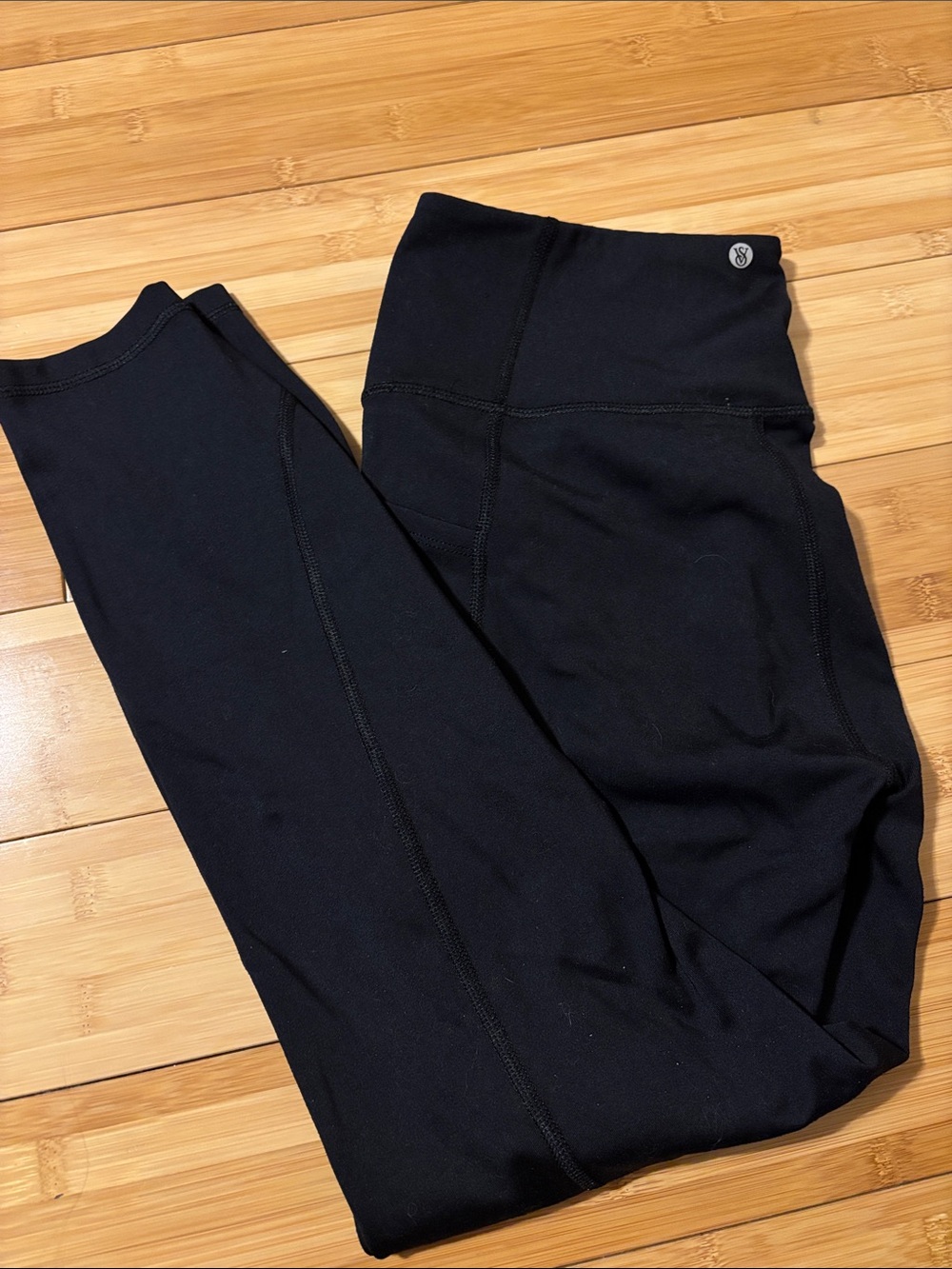 Black cropped High-Waist Athletic Leggings